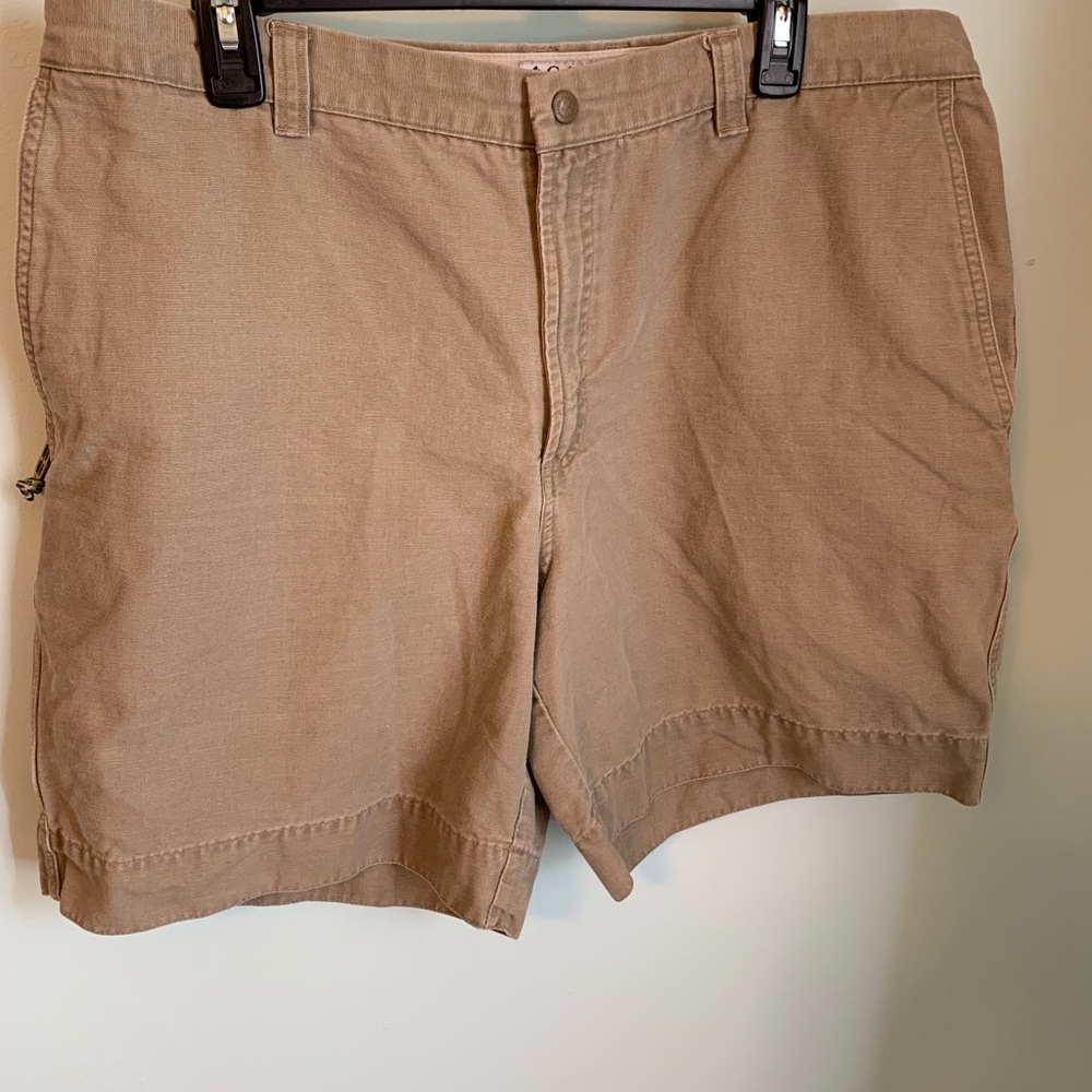 Like New Men’s Columbia Khaki Shorts